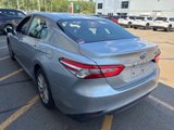 Used 2018 Toyota Camry LE image 3