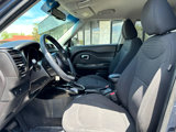 Used 2015 Kia Soul ! image 2