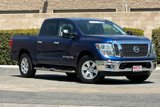 Used 2018 Nissan Titan SV image 2
