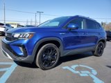 Certified 2022 Volkswagen Taos SE w/ Panoramic Sunroof Package image 3