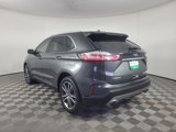 Used 2019 Ford Edge Titanium image 5