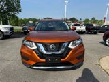 Used 2018 Nissan Rogue SV image 2