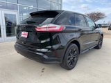 Used 2024 Ford Edge SE w/ Black Appearance Package image 5