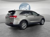 Used 2017 Kia Sorento LX w/ LX Convenience Package image 3