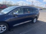 Used 2017 Chrysler Pacifica Platinum image 3