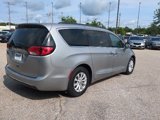 Used 2017 Chrysler Pacifica Touring-L image 5