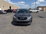 Used 2023 Chrysler Pacifica Touring-L image 2