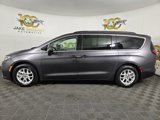 Used 2022 Chrysler Pacifica Touring-L image 4