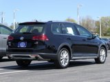 Used 2017 Volkswagen Golf Alltrack SE image 3