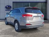 Used 2017 Kia Sorento L image 4