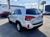 Used 2015 Kia Sorento LX image 3