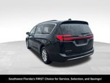 Certified 2022 Chrysler Pacifica Touring-L image 5