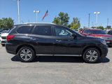 Used 2018 Nissan Pathfinder SL image 2
