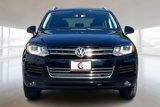 Used 2014 Volkswagen Touareg Sport image 3