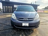 Used 2009 Toyota Sienna LE image 2