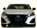 Used 2024 Nissan Altima 2.5 SV image 2