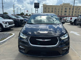 Used 2023 Chrysler Pacifica Touring-L image 2