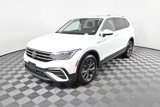 Certified 2022 Volkswagen Tiguan SE image 2