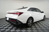 Used 2024 Hyundai Elantra SE image 3