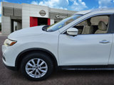 Used 2017 Nissan Rogue SV w/ SV Premium Package image 2