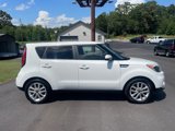 Used 2017 Kia Soul + image 6