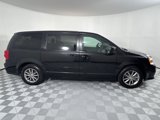 Used 2017 Dodge Grand Caravan SE image 4