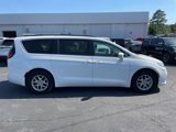 Used 2022 Chrysler Pacifica Touring-L image 4