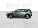 Used 2023 Nissan Rogue SV image 2