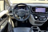 Used 2023 Chrysler Pacifica Touring-L image 6
