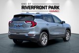 New 2024 GMC Terrain SLT image 3