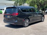 Used 2021 Chrysler Pacifica Touring-L image 3