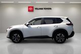 Used 2023 Nissan Rogue SV image 2