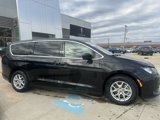 Used 2023 Chrysler Voyager LX image 2