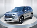 Used 2022 Mitsubishi Outlander SE image 2