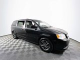 Used 2017 Dodge Grand Caravan SXT image 3