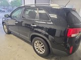 Used 2014 Kia Sorento LX image 3