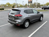 Used 2017 Nissan Rogue SV w/ SV Premium Package image 4