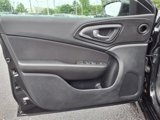 Used 2015 Chrysler 200 Limited w/ Convenience Group image 4