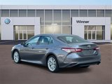 Used 2018 Toyota Camry XLE image 2