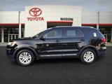 Used 2018 Ford Explorer XLT image 2