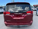 Used 2017 Chrysler Pacifica Limited image 6