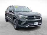 Used 2024 Volkswagen Taos SE image 2