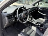 Certified 2022 Porsche Macan image 4
