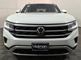 Used 2022 Volkswagen Atlas Cross Sport SE image 2