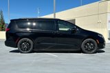 New 2025 Chrysler Pacifica Limited image 3