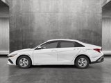 New 2025 Hyundai Elantra SE image 3