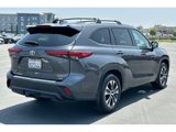 Used 2022 Toyota Highlander XLE image 6