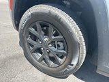 Used 2024 Jeep Grand Cherokee L Laredo image 6