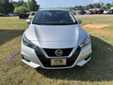 Used 2022 Nissan Versa SV image 2
