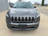 Used 2017 Jeep Cherokee Latitude w/ Comfort/Convenience Group image 4